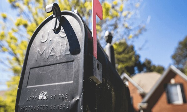 Photo of a US mailbox