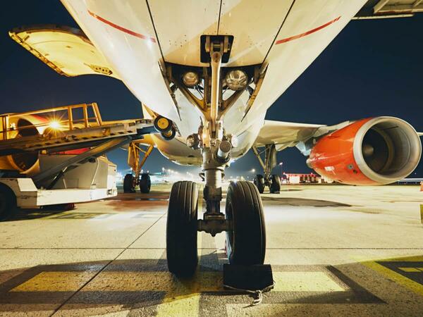 picture of airplane tires and engines