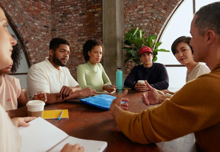 Gruppo di persone in meeting